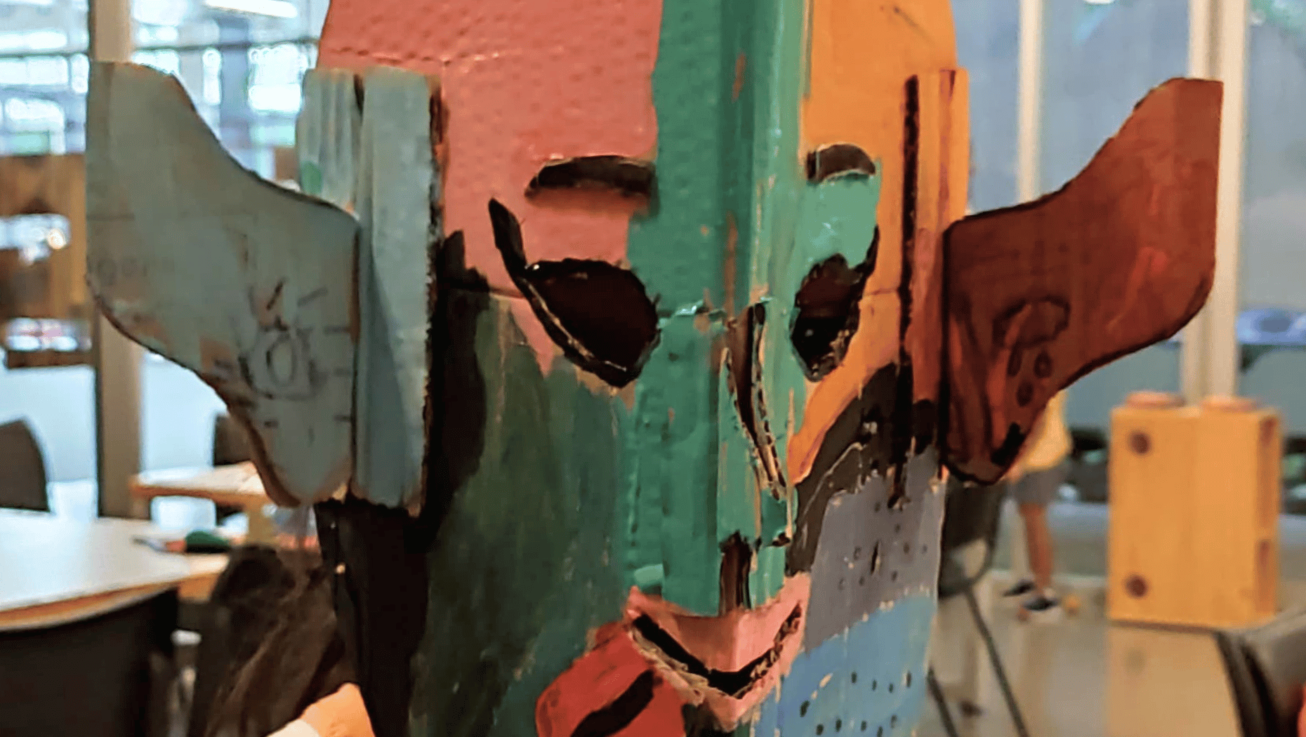 OFICINA DE ARTE | “PAPANGU DE PAPELÃO E CARETAS DE PANO”, COM UBERÊ GUELÉ