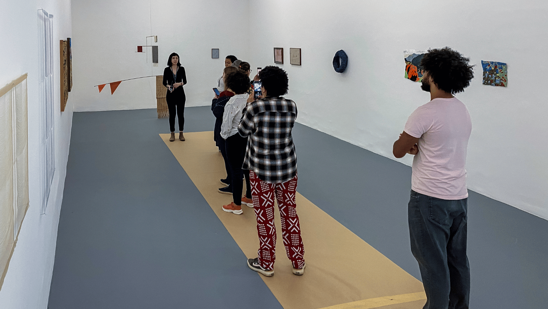 FORMAÇÃO PARA DOCENTES | “ARTE CONTEMPORÂNEA COMO FERRAMENTA PEDAGÓGICA PARA A SALA DE AULA”, COM NÚCLEO EDUCATIVO E CONVIDADOS